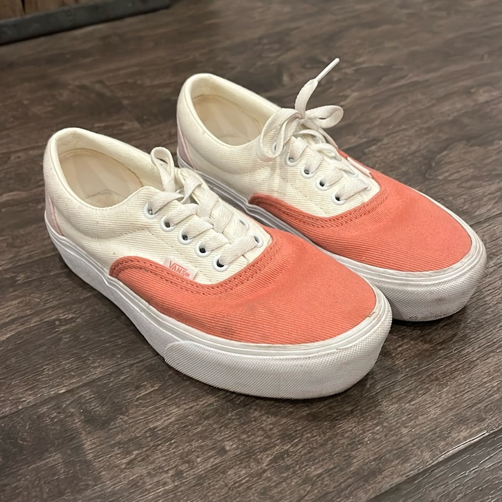 VANs women’s size 8 old skool. Lightly used but still in great condition.